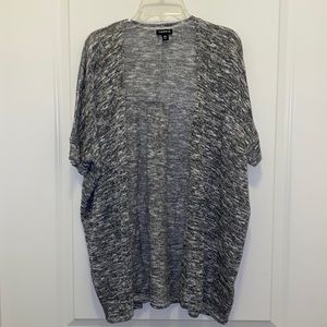 TORRID SHORT SLEEVED OPEN KNIT CARDIGAN SIZE 00